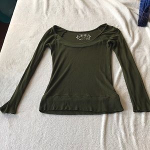 Green scooped neck long sleeve shirt
